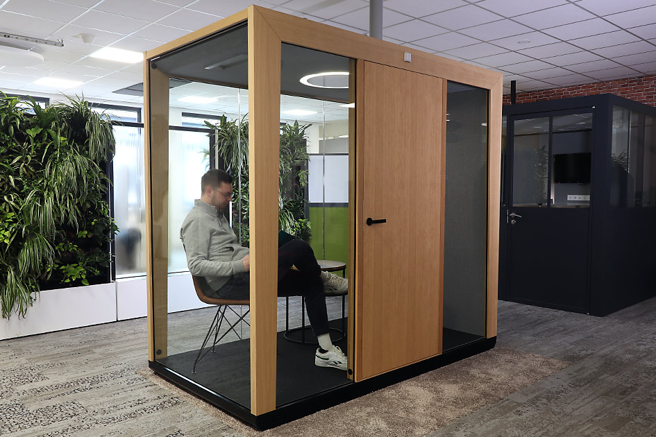 Selbstdesinfizierende Meetingbox Module